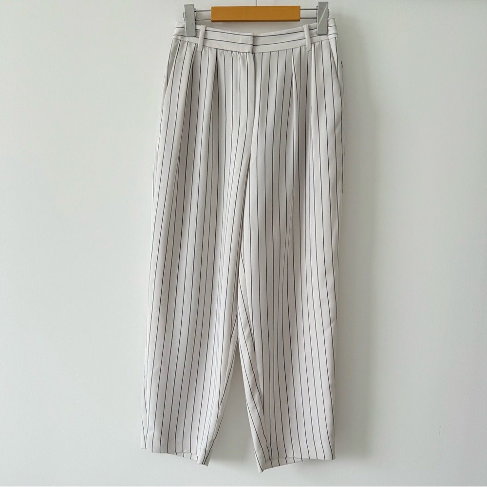 Babaton Modesto Pinstripe Pants Women’s 2 Grey/Black Cropped Tailored - Picture 2 of 12